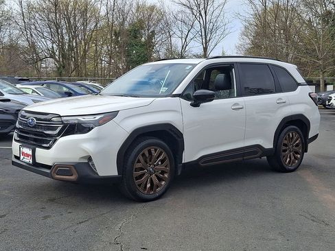 Used 2025 Subaru Forester Sport image 3