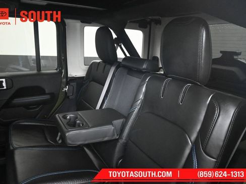 Used 2024 Jeep Wrangler High Altitude AWD/4WD image 24