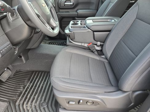 New 2026 Chevrolet Silverado 2500 Custom w/ Custom Value Package AWD/4WD image 20