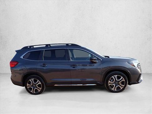 Used 2025 Subaru Ascent Limited w/ Popular Package #2 AWD/4WD image 5