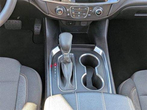 Used 2021 Chevrolet Traverse LS image 19