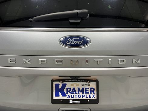 Used 2022 Ford Expedition XLT image 34