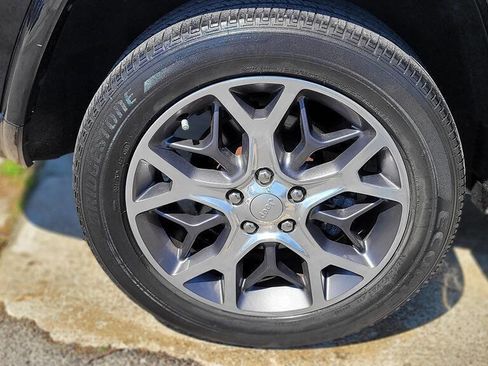 Used 2020 Jeep Grand Cherokee Overland image 21