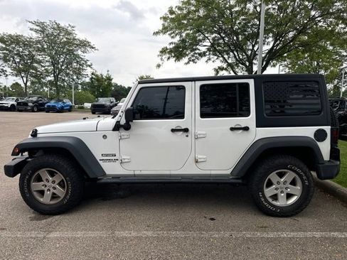 Used 2017 Jeep Wrangler Unlimited Sport AWD/4WD image 2