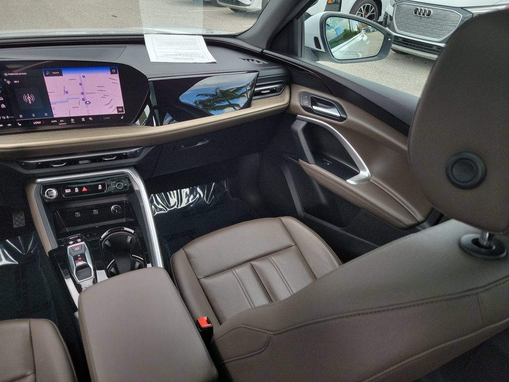 Certified 2025 Audi Q5 Premium w/ Convenience Package AWD/4WD image 24