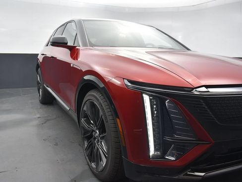 New 2026 Cadillac Lyriq Signature Sport w/ Nappa Leather Package AWD/4WD image 39
