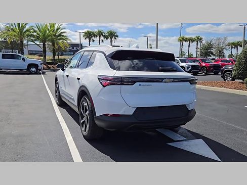 New 2026 Chevrolet Equinox EV LT image 19