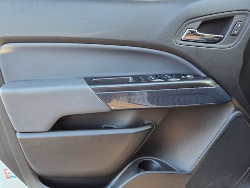Used 2022 Chevrolet Colorado Z71 AWD/4WD image 9