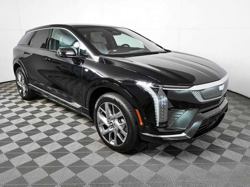 Used 2025 Cadillac Optiq Luxury 1 AWD/4WD image 1