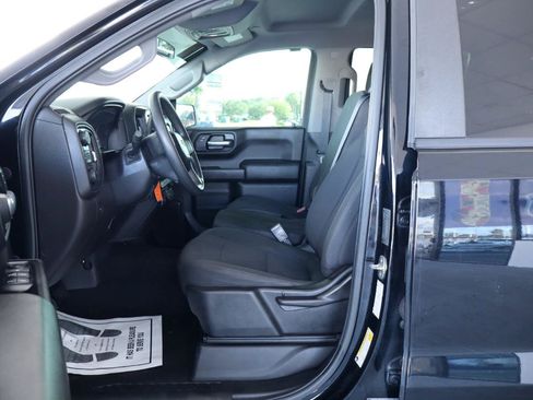 Used 2019 Chevrolet Silverado 1500 Custom w/ Custom Convenience Package AWD/4WD image 15
