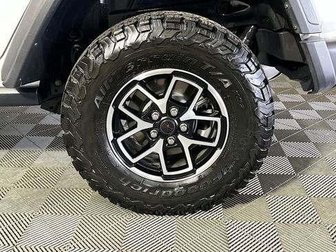 Used 2024 Jeep Wrangler Unlimited Rubicon w/ Safety Group AWD/4WD image 28