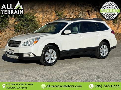 Used 2011 Subaru Outback 2.5i Limited AWD/4WD image 1