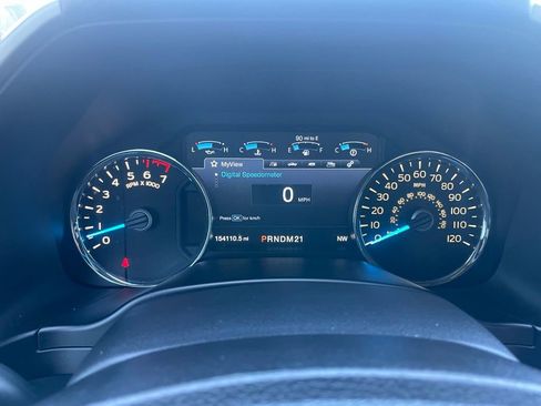 Used 2017 Ford F150 Lariat w/ Equipment Group 502A Luxury AWD/4WD image 9