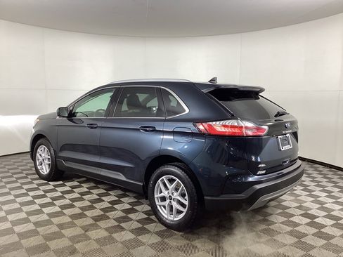 Used 2024 Ford Edge SEL w/ Convenience Package image 4