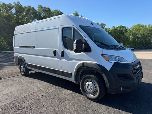 Used 2026 RAM ProMaster 2500 w/ Convenience Group FWD image 5