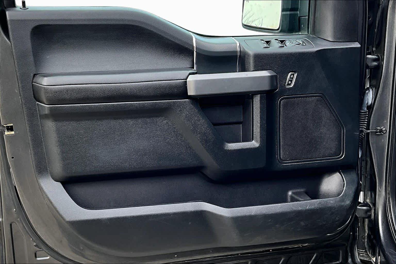 Used 2018 Ford F150 XLT w/ Equipment Group 302A Luxury AWD/4WD image 22