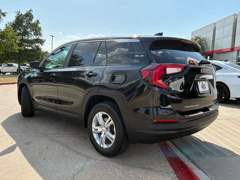 Used 2024 GMC Terrain SLE FWD image 8