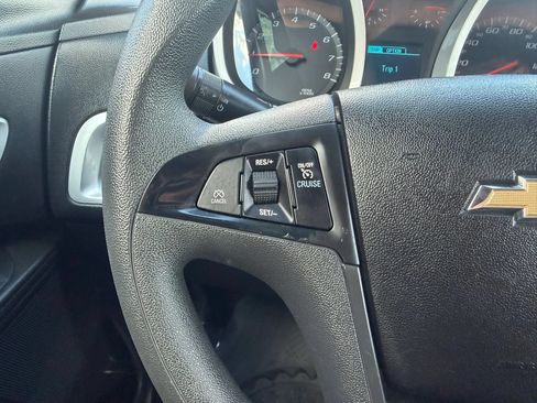 Used 2017 Chevrolet Equinox LS FWD image 16