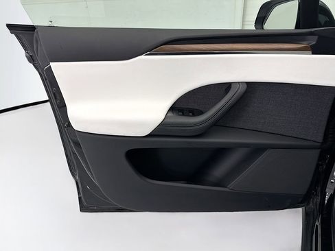 Used 2023 Tesla Model X AWD/4WD image 23