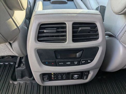 Used 2017 Honda Pilot Touring image 19