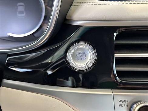 Used 2026 Genesis G70 2.5T RWD image 29