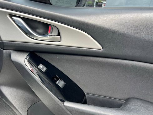Used 2017 MAZDA MAZDA3 Sport image 42