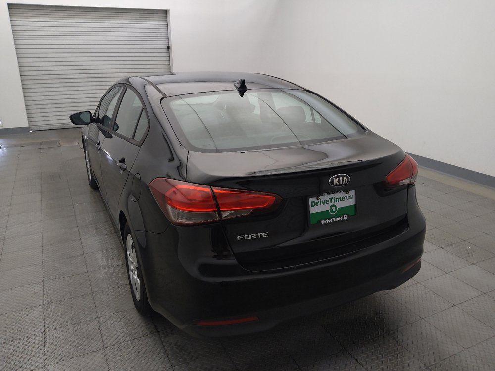 Used 2017 Kia Forte LX FWD image 6