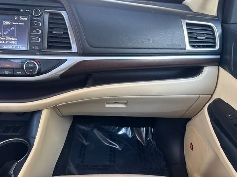 Used 2014 Toyota Highlander Limited Platinum image 29