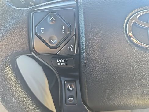 Used 2022 Toyota Tacoma SR image 14