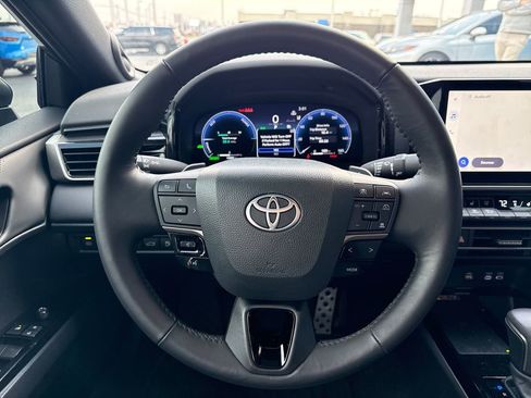 Used 2025 Toyota Camry XSE image 17