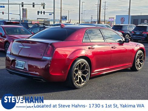 Used 2018 Chrysler 300 S w/ 300S Alloy Package image 5