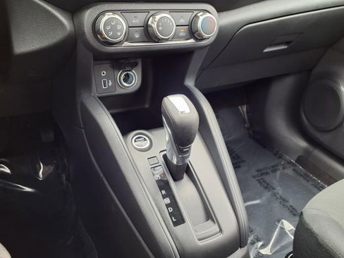 Certified 2025 Nissan Kicks Play S image 10