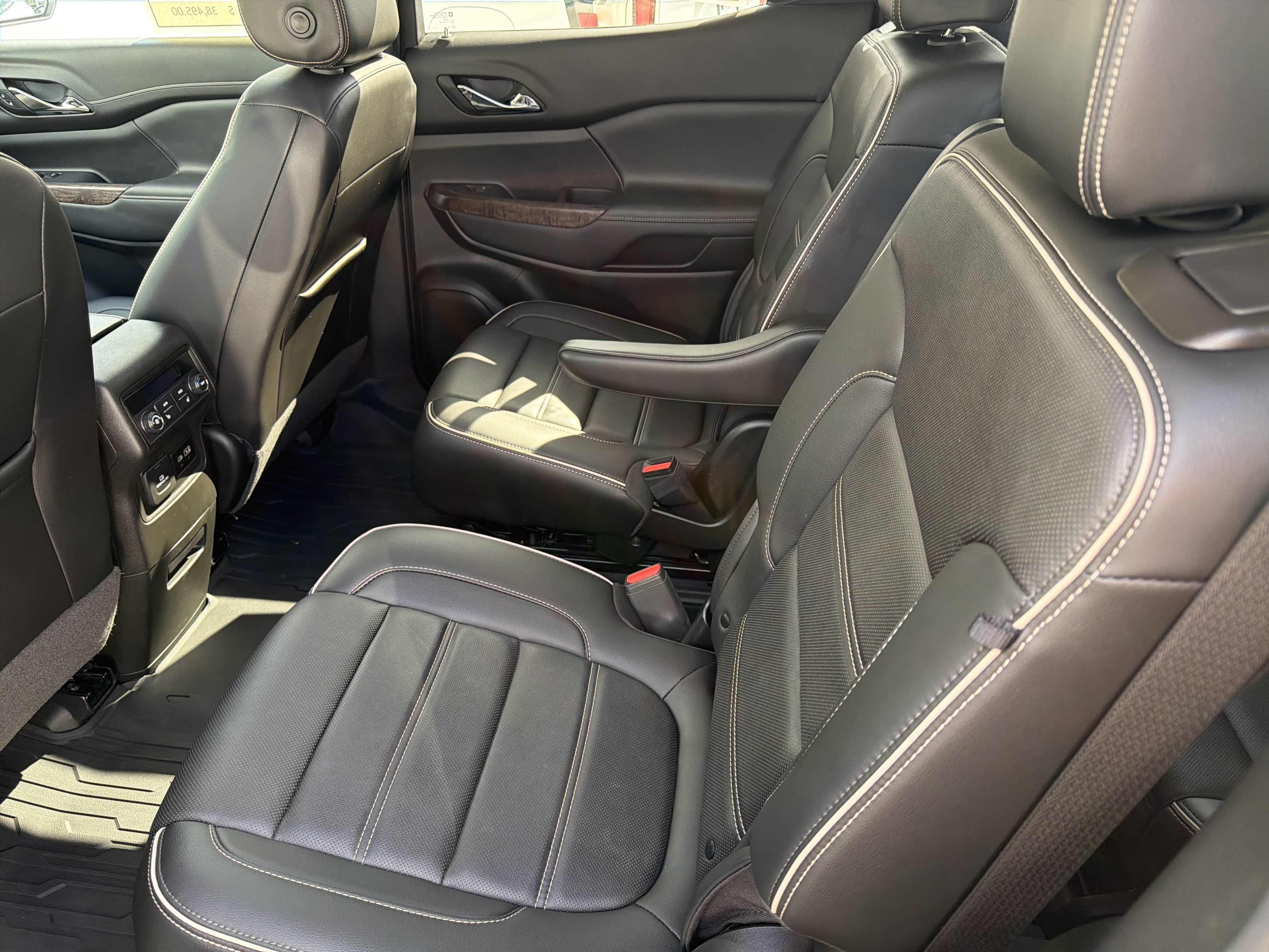 Used 2023 GMC Acadia Denali w/ Trailering Package AWD/4WD image 27