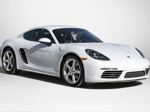 Used 2021 Porsche 718 Cayman RWD image 4