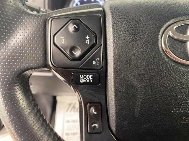 Certified 2022 Toyota 4Runner TRD Off-Road AWD/4WD image 18