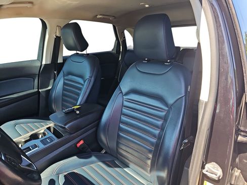 Used 2022 Ford Edge SEL w/ Sport Appearance Package AWD/4WD image 15