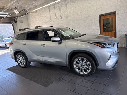 Used 2022 Toyota Highlander Limited