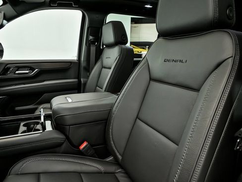 New 2026 GMC Yukon XL Denali w/ Sun & Power Step Package image 8