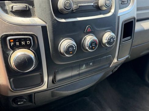 Used 2018 RAM 1500 Classic SLT RWD image 17