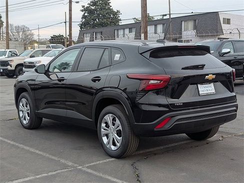 New 2026 Chevrolet Trax LS image 10