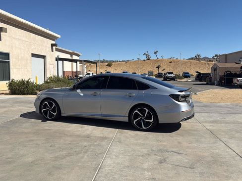 Used 2018 Honda Accord Sport image 5