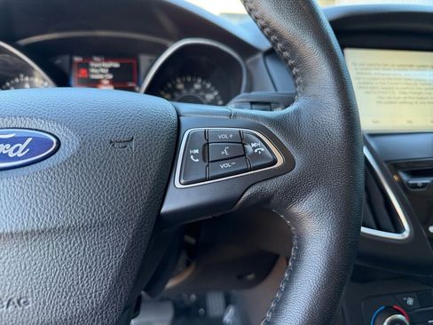 Used 2017 Ford Focus Titanium w/ Titanium Technology Package FWD image 16