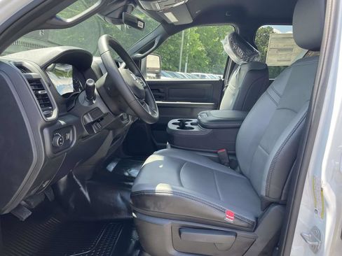 New 2026 RAM 2500 Tradesman w/ Chrome Appearance Group AWD/4WD image 25