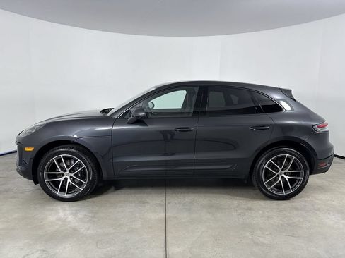 Certified 2025 Porsche Macan AWD/4WD image 2