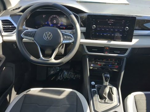 New 2026 Volkswagen Taos SE image 13