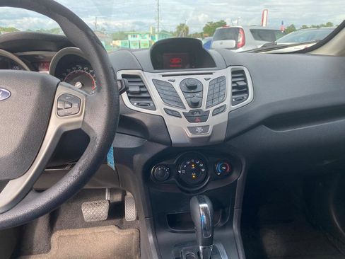Used 2013 Ford Fiesta SE FWD image 26