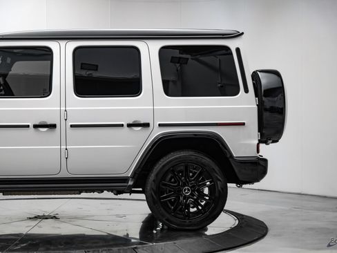 Used 2025 Mercedes-Benz G 550 image 9