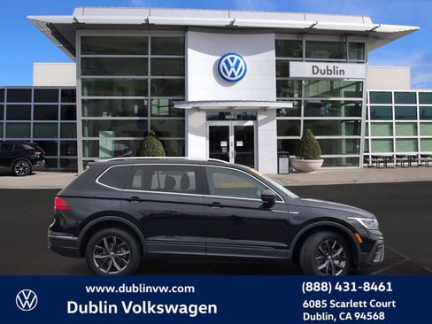 Used 2023 Volkswagen Tiguan SE image 3