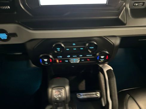 Used 2023 Ford Bronco Badlands w/ Sasquatch Package image 23