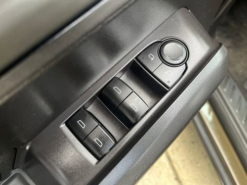 Used 2023 Chevrolet Colorado W/T image 12